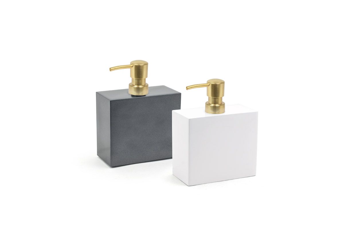 28 oz New York Pump - with Matte Brass Top